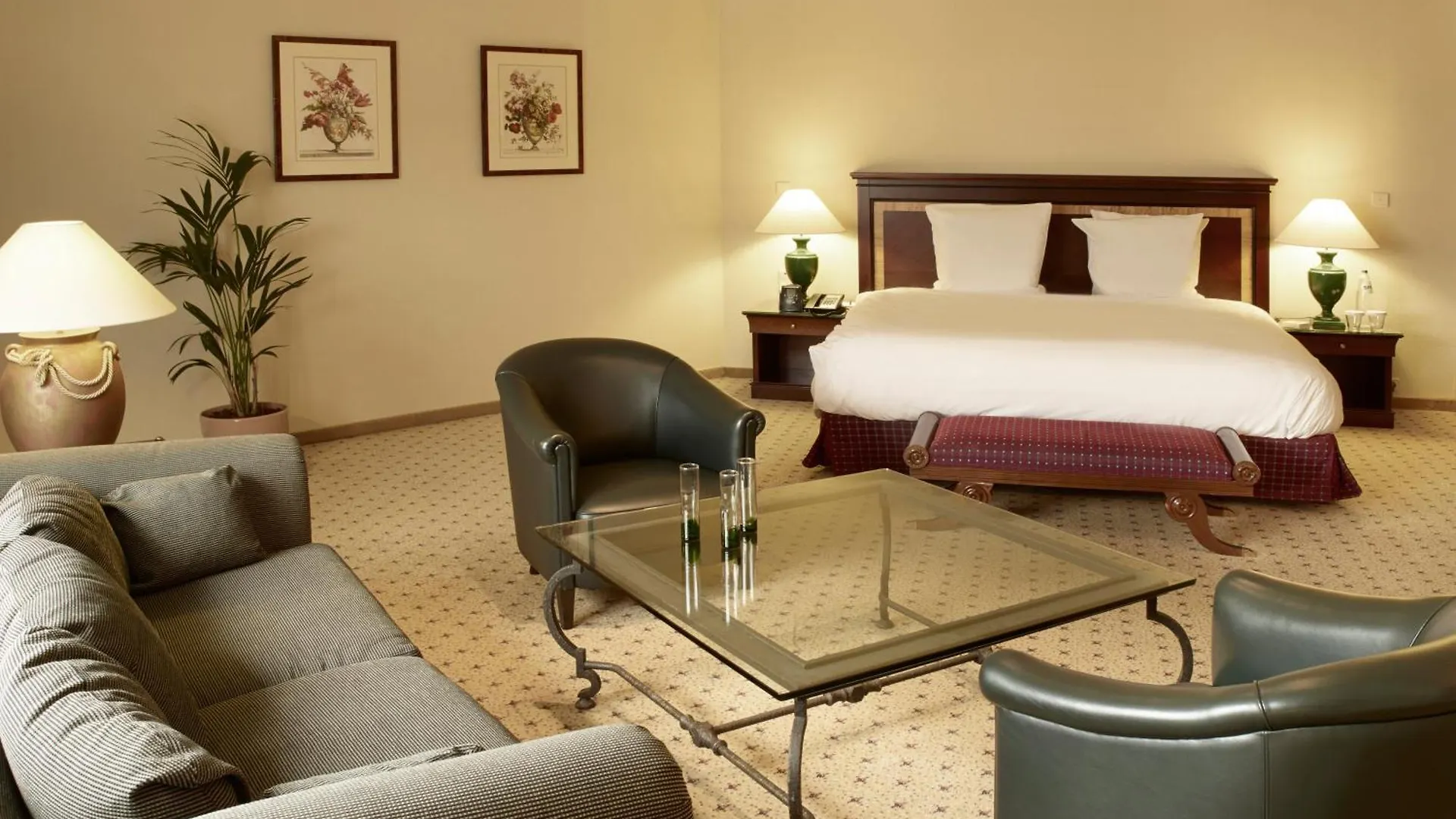 Hotel Hilton Antwerp Old Town 4*,